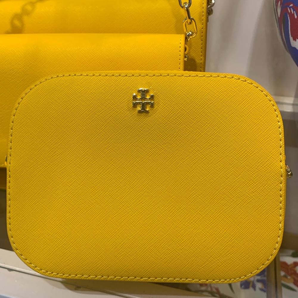 Tory Burch Emerson Round Yellow Leather Crossbody - Picture 7 of 8
